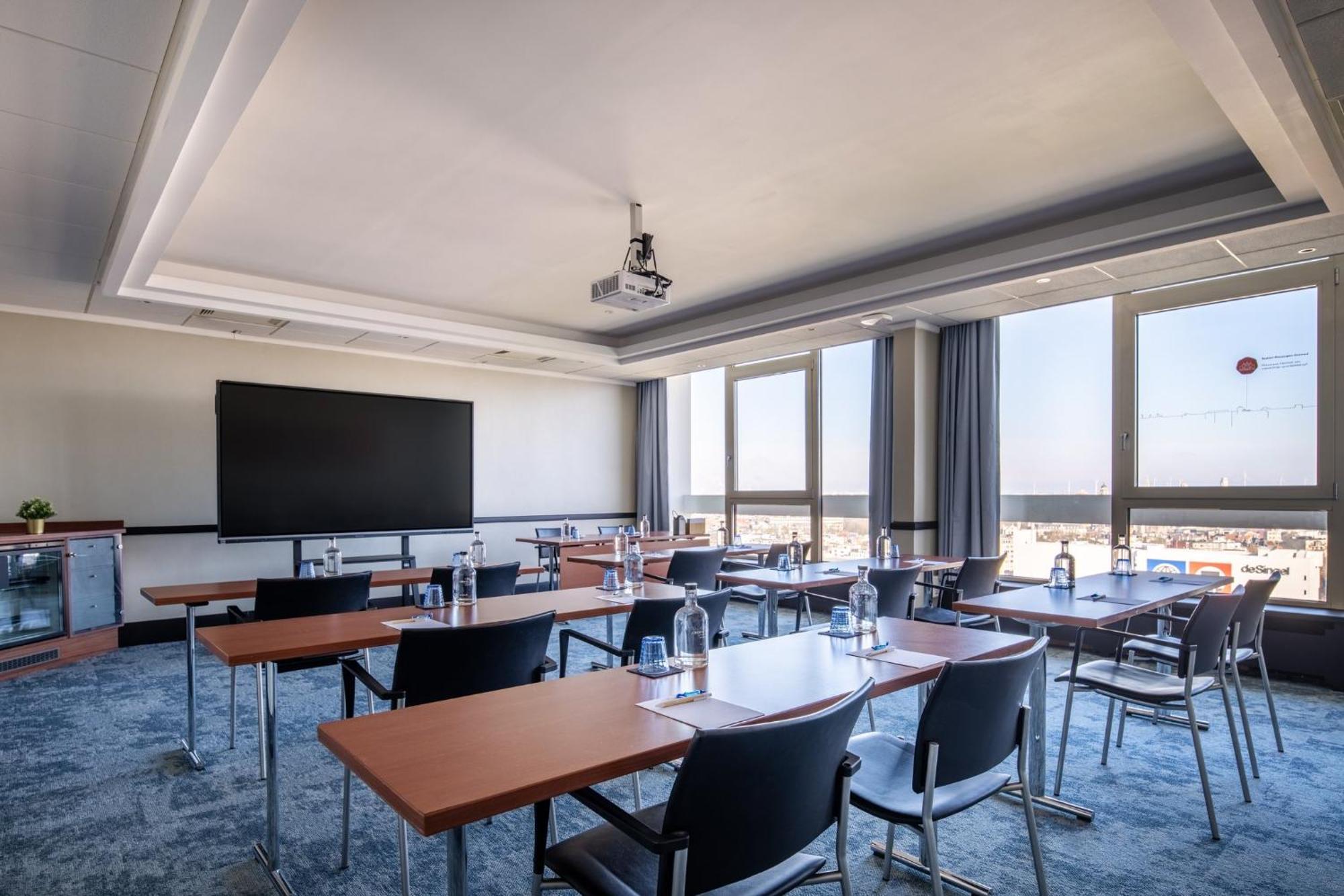 Hotel Crowne Plaza Antwerpen By Ihg Exterior foto