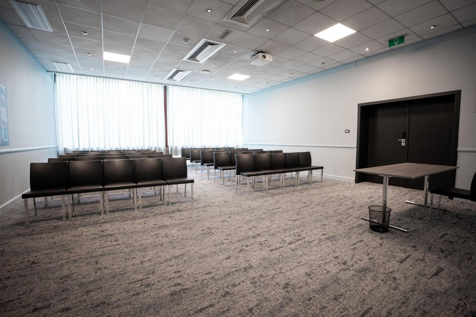 Hotel Crowne Plaza Antwerpen By Ihg Exterior foto